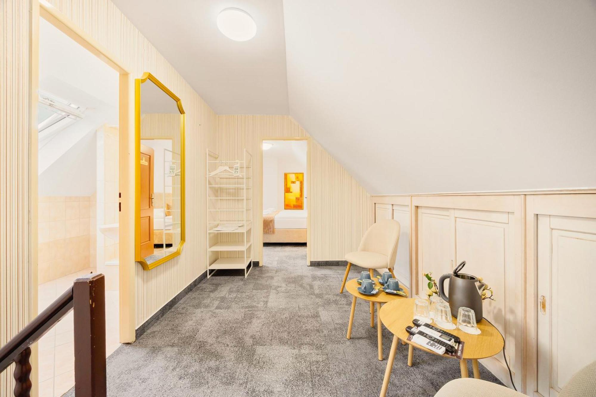 Hotel Reverie - Dependance, Check-In At Metropolitan Star Bratislava Exteriér fotografie